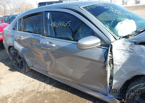 2014 Chrysler 200 Limited z USA, uszkodzony, nr VIN 1C3CCBCG9EN164354